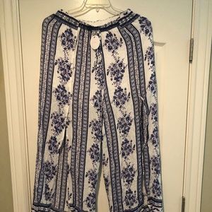 Blue and white lounge pants/ En Crème Lg